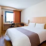 Mercure Butte Montmartre Basilique Paris