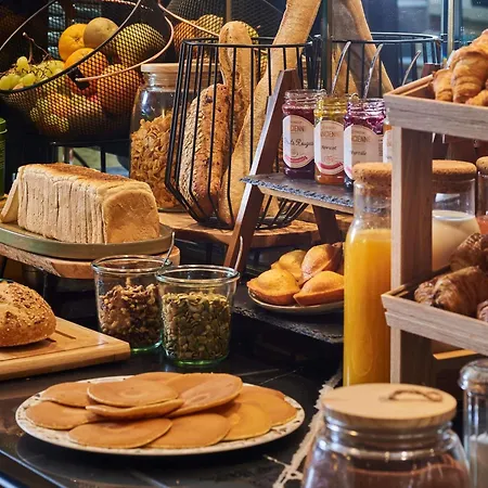 Hotel Mercure Butte Montmartre Basilique