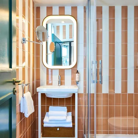 Mercure Butte Montmartre Basilique Париж